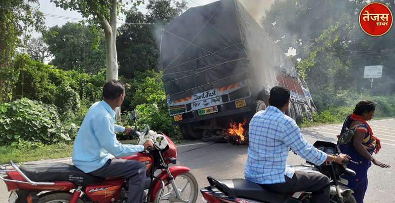 राखी बांध कर घर लौट रही महिला की हादसे में बेटे समेत मौत