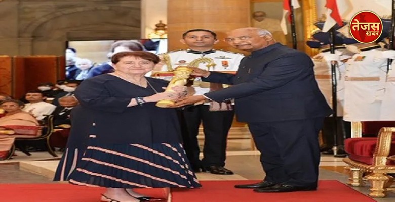 राष्ट्रपति कोविंद ने चार विदेशियों, दो एनआरआई को पद्म पुरस्कार दिए