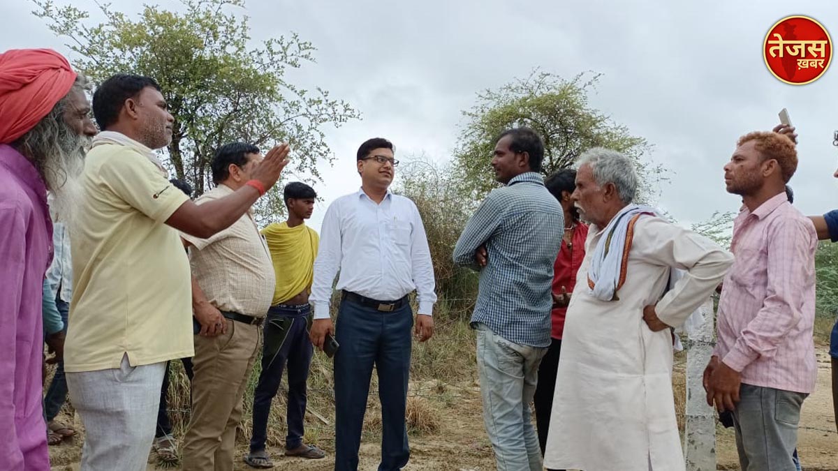 औरैया में डीएम आवास पर शव दफनाने की धमकी पर प्रशासन ने सपेरों को श्मशानघाट की जगह दी 