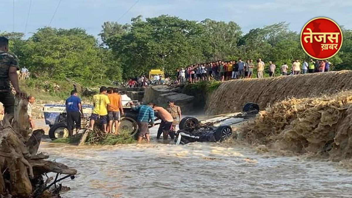 उत्तराखंड के रामनगर में पर्यटकों की कार नदी में बही, नौ की मौत