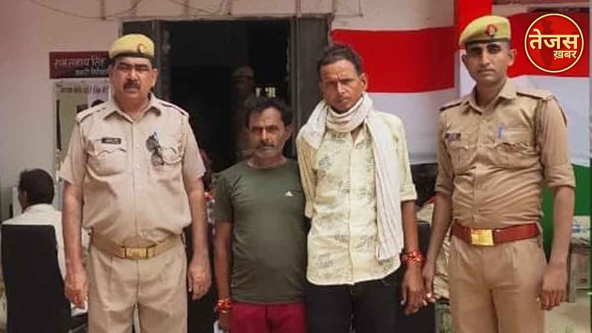  औरैया।जिले में एरवाकटरा पुलिस ने अवैध शस्त्र फैक्ट्री का भंडाफोड़ कर दो अभियुक्तों को दबोचा है। पुलिस ने बने अधबने असलहे बरामद किए हैं।