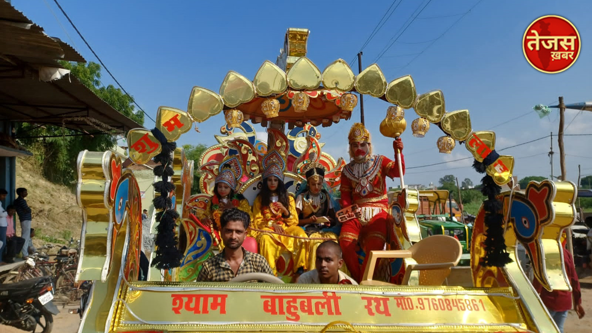 People gathered in Shiv procession with more than two dozen grand tableaux