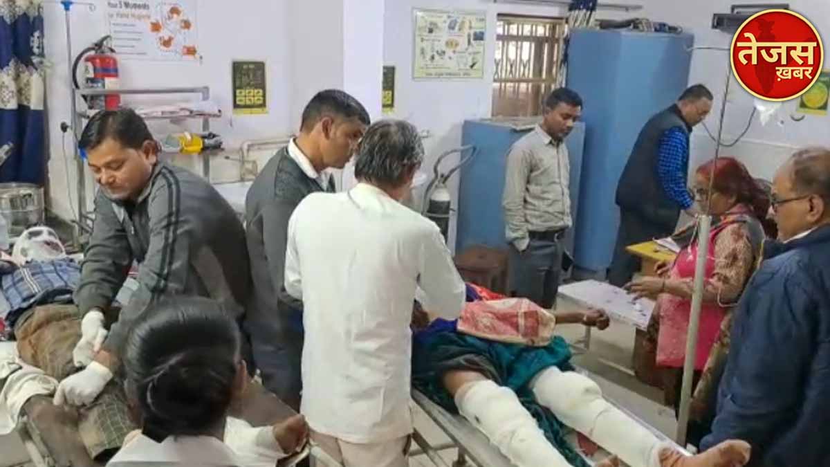 ट्रैक्टर की टक्कर से बाइक सवार मां बेटा गंभीर रूप से घायल