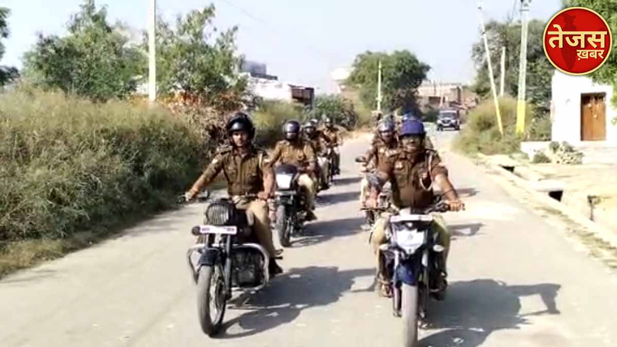 यातायात जनजागरूकता अभियान के तहत पुलिसकर्मियों ने निकाली बाइक रैली