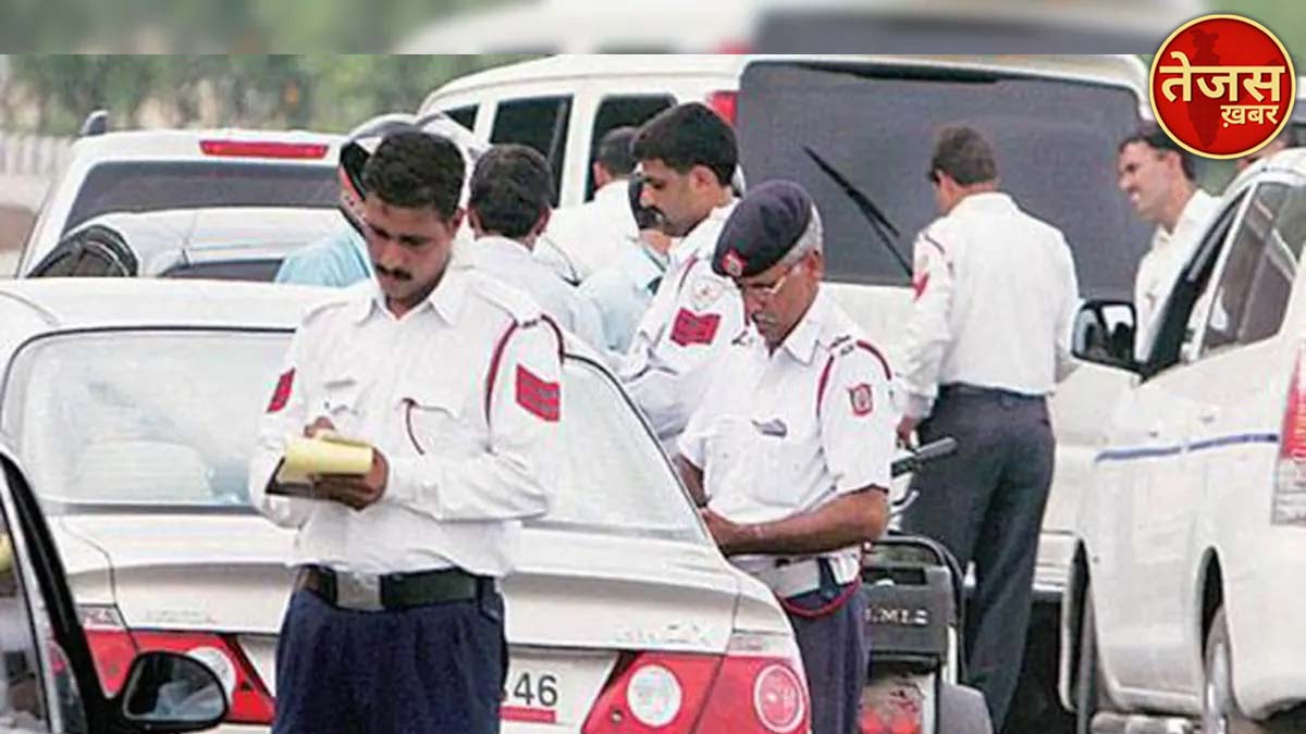 कार के कागज न होने पर हुआ चालान , दबंग  ड्राइवर से जबरन वशूल रहे चालान की राशि  