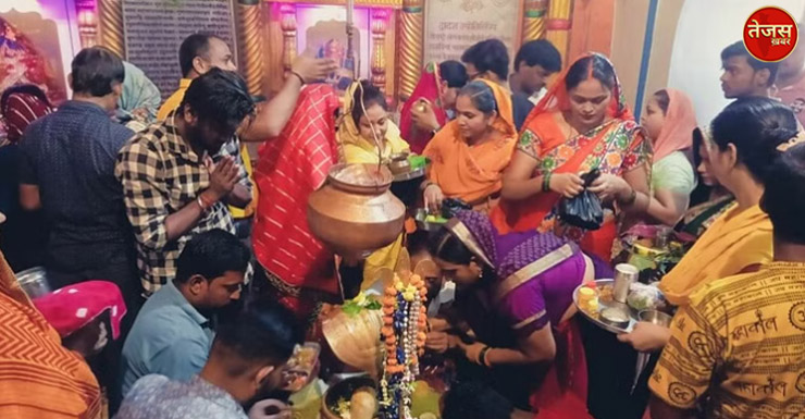 राम की नगरी में देवाधिदेव के जलाभिषेक को उमड़े श्रद्धालु