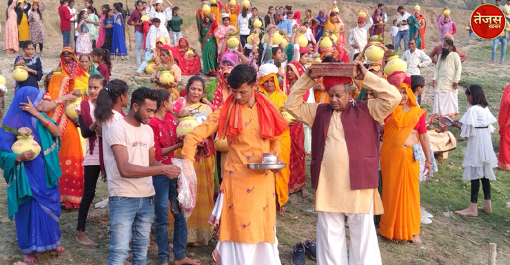 बीहड़ी क्षेत्र में स्थित बाला जी मंदिर पर सात दिवसीय शिव महापुराण कथा का कलश यात्रा के साथ हुआ शुभारंभ