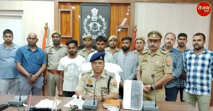 पुलिस ने तीन तस्करों को गिरफ्तार कर बरामद की अष्टधातु की हनुमान मूर्ति